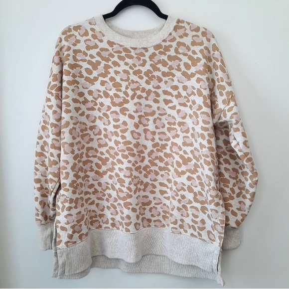 Aerie oversized animal print sweatshirts - Picture 5 of 8